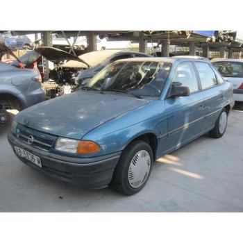 opel astra f berlina del año 1992