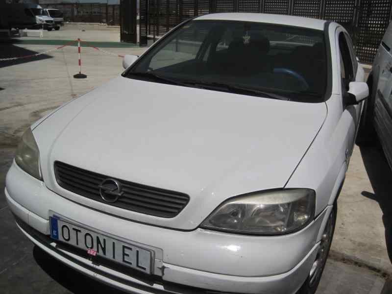 opel astra g berlina del año 2000