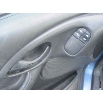 ford focus berlina (cak) del año 2001