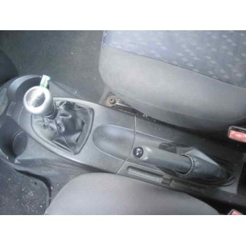 ford focus berlina (cak) del año 2001