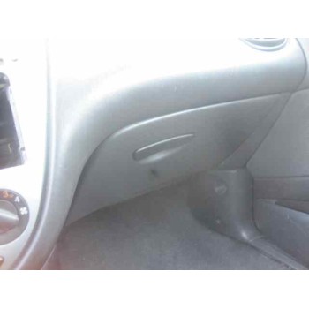 ford focus berlina (cak) del año 2001