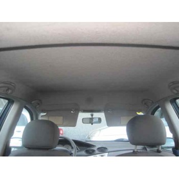 ford focus berlina (cak) del año 2001