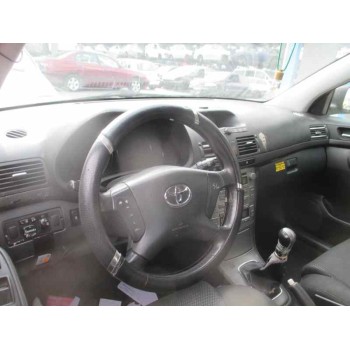 toyota avensis berlina (t25) del año 2004