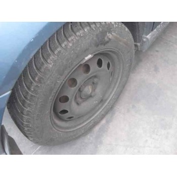 ford focus berlina (cak) del año 2001