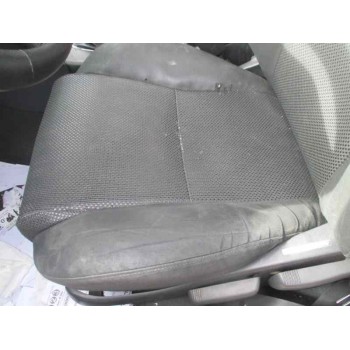 toyota avensis berlina (t25) del año 2004