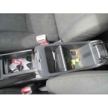 toyota avensis berlina (t25) del año 2004