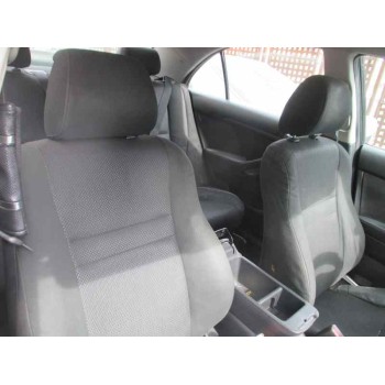 toyota avensis berlina (t25) del año 2004