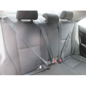 toyota avensis berlina (t25) del año 2004