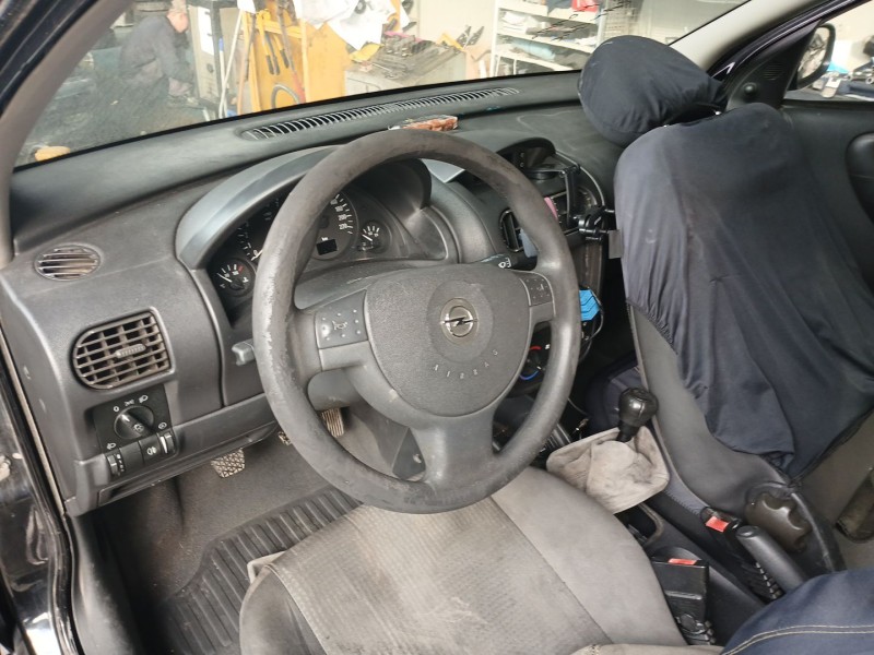 opel corsa c (x01) del año 2005
