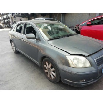 toyota avensis berlina (t25) del año 2005