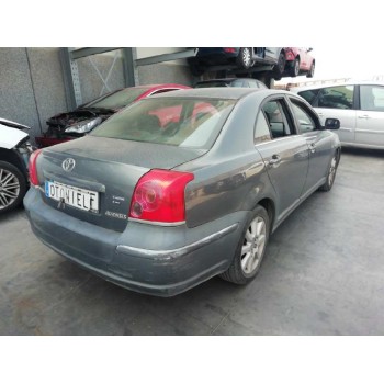 toyota avensis berlina (t25) del año 2005