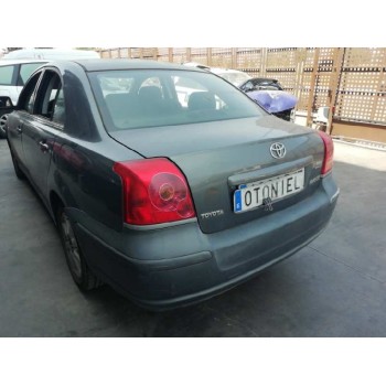 toyota avensis berlina (t25) del año 2005