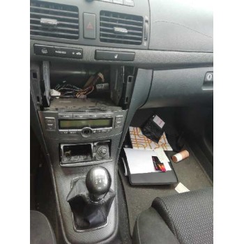 toyota avensis berlina (t25) del año 2005