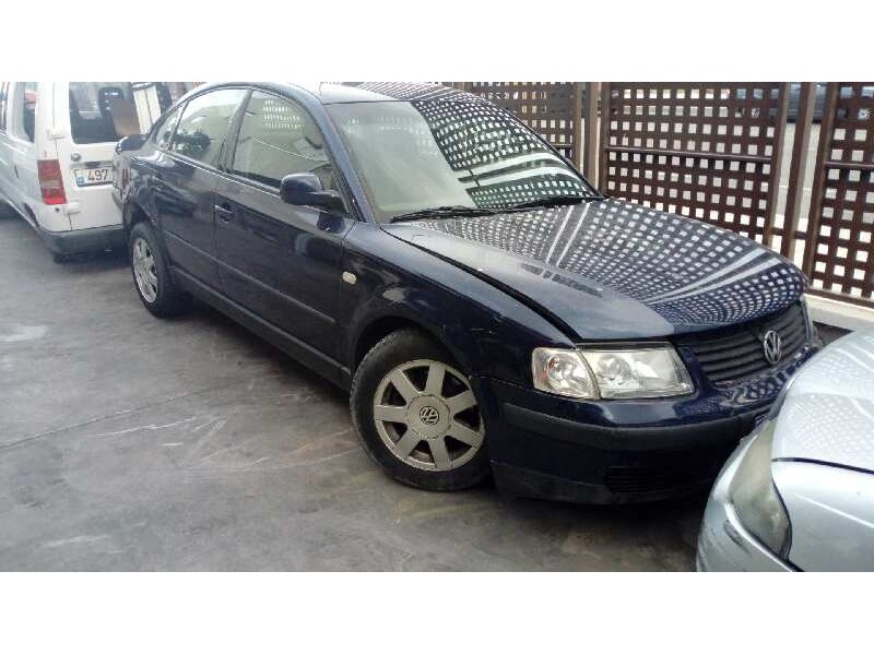 VOLKSWAGEN PASSAT BERLINA (3B2)