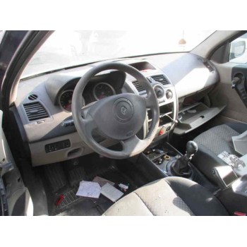 renault megane ii classic berlina del año 2004