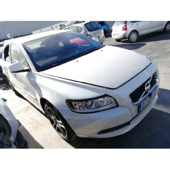 volvo s40 berlina del año 2010