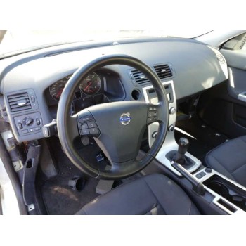 volvo s40 berlina del año 2010