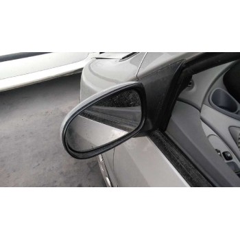 nissan almera tino (v10m) del año 2005