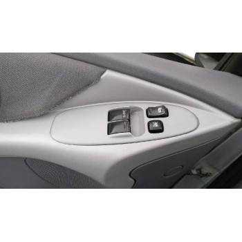 nissan almera tino (v10m) del año 2005