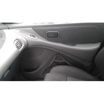 nissan almera tino (v10m) del año 2005