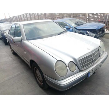 mercedes-benz clase e (w210) berlina del año 1998