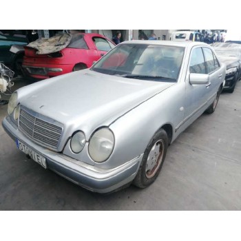 mercedes-benz clase e (w210) berlina del año 1998