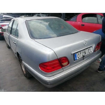 mercedes-benz clase e (w210) berlina del año 1998