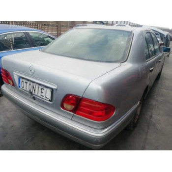 mercedes-benz clase e (w210) berlina del año 1998