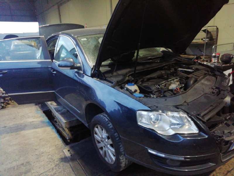 VOLKSWAGEN PASSAT BERLINA (3C2)