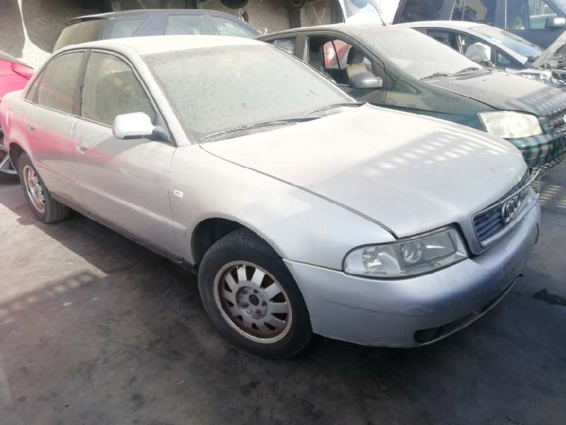 AUDI A4 BERLINA (B5)