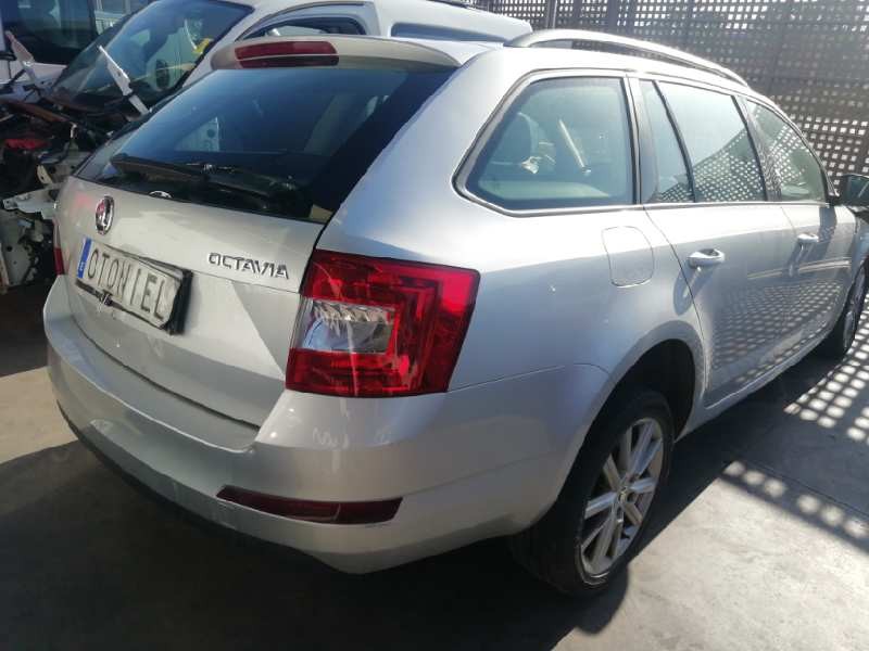 SKODA OCTAVIA COMBI (5E5)