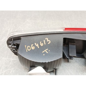 Recambio de piloto trasero derecho paragolpes para mitsubishi montero (v60/v70) referencia OEM IAM mn133776 16511362 