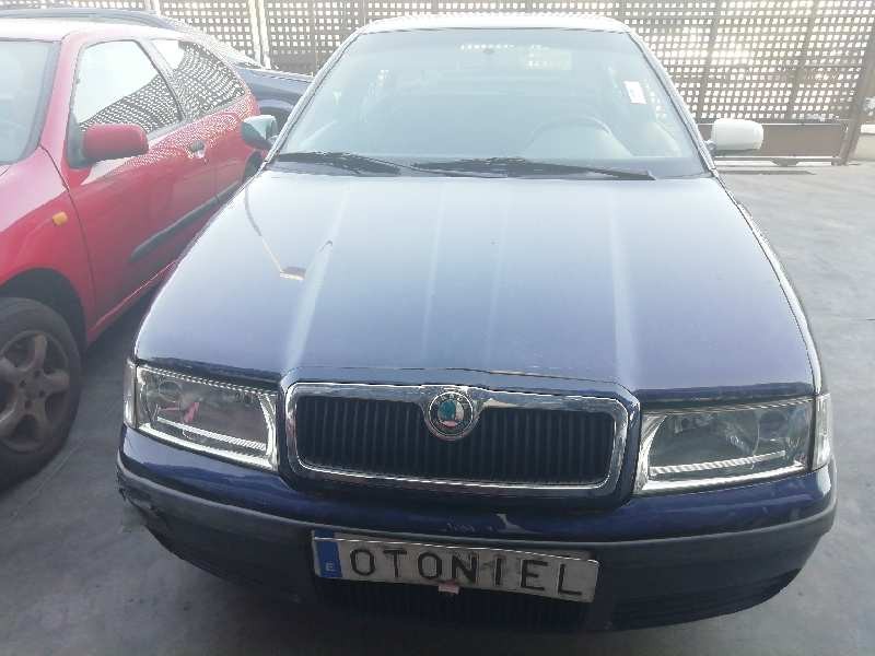 SKODA OCTAVIA BERLINA (1U2)