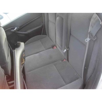 ford focus berlina (cak) del año 2003