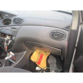 ford focus berlina (cak) del año 2003