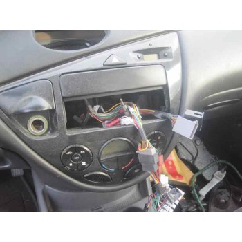 ford focus berlina (cak) del año 2003