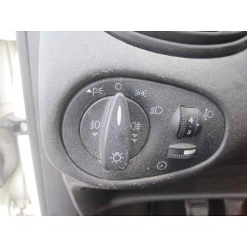 ford focus berlina (cak) del año 2003