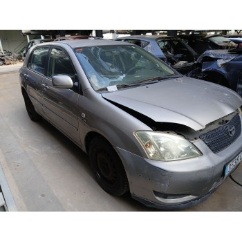 toyota corolla (_e12_) del año 2004