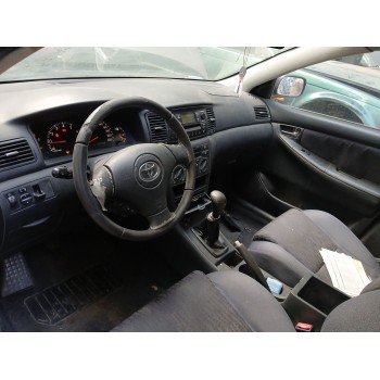 toyota corolla (_e12_) del año 2004