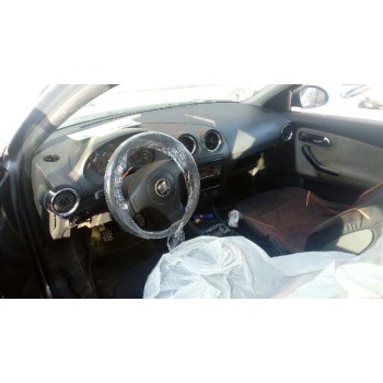 seat ibiza (6l1) del año 2002