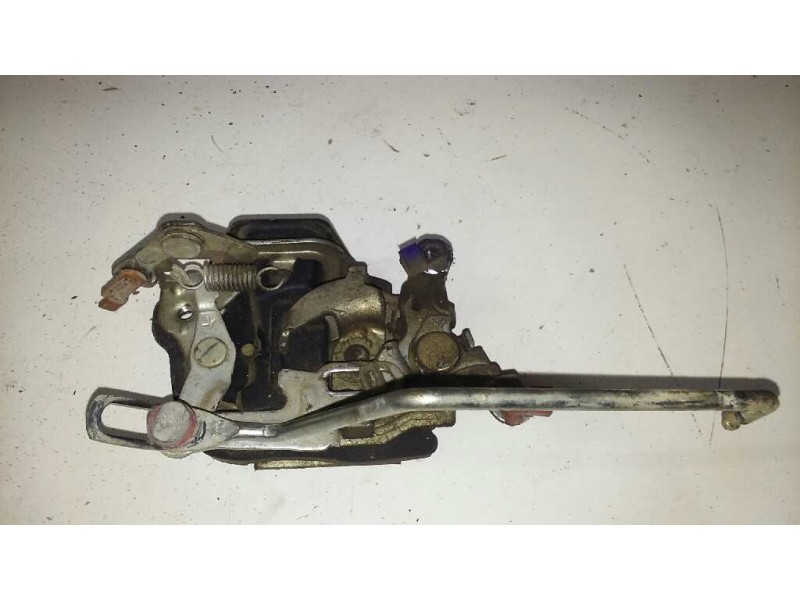 Recambio de cerradura puerta delantera derecha para volkswagen taro c referencia OEM IAM   