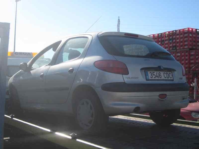peugeot 206 berlina del año 2002