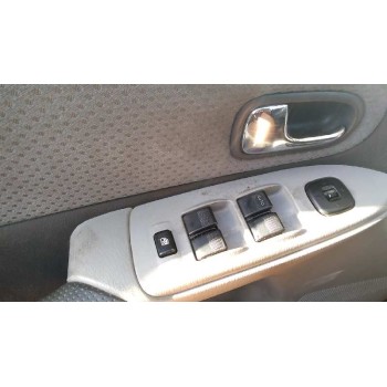 mazda 323 berl. f/s (bj) del año 2002