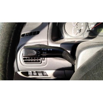 mazda 323 berl. f/s (bj) del año 2002