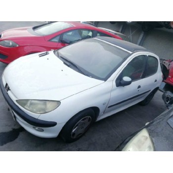 peugeot 206 berlina del año 2001
