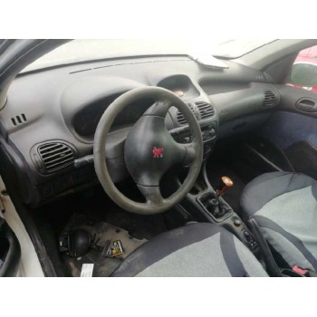 peugeot 206 berlina del año 2001