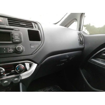 kia rio del año 2012