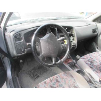 nissan primera berlina (p11) del año 1998