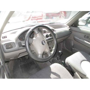 nissan micra (k11) del año 2001