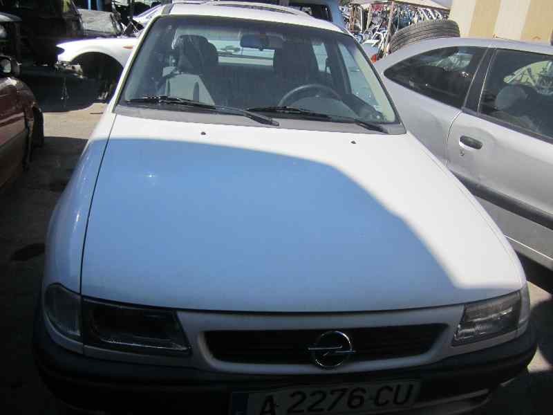 opel astra f berlina del año 1995